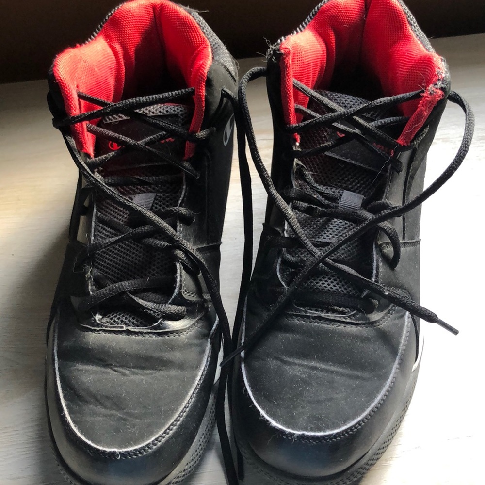 Champion men’s Sneakers 9.5